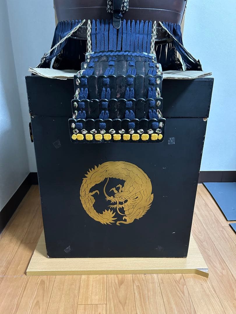 甲冑工房丸武製　紺糸威鉄錆笠鋲二枚胴具足　等身大