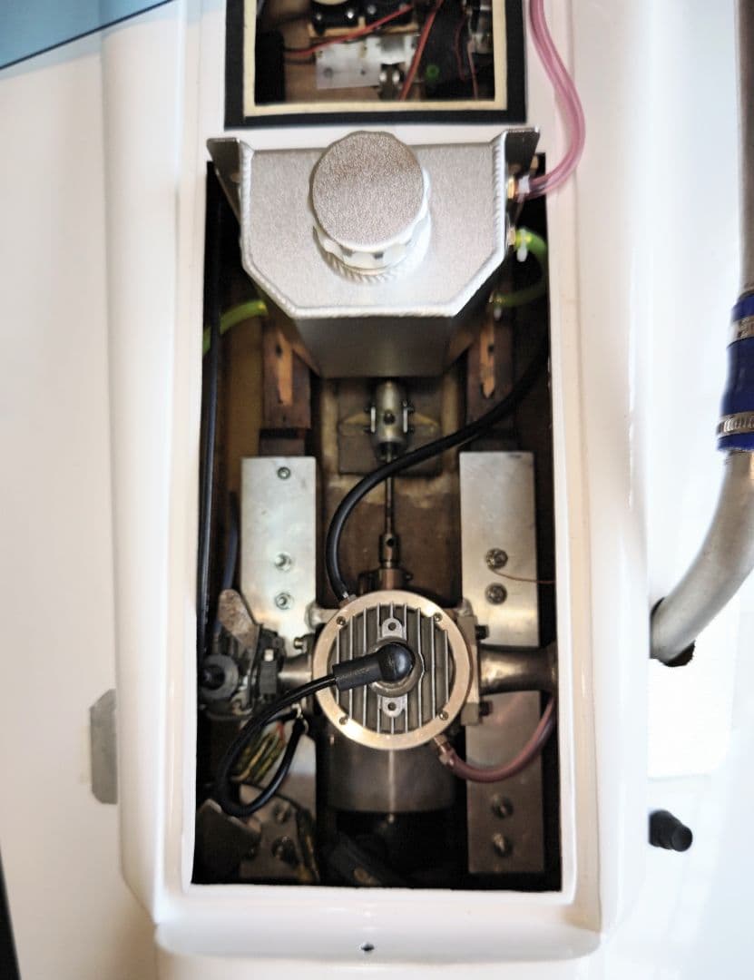 大型ラジコンボート　　　　　DELTA ACE　引き取り限定