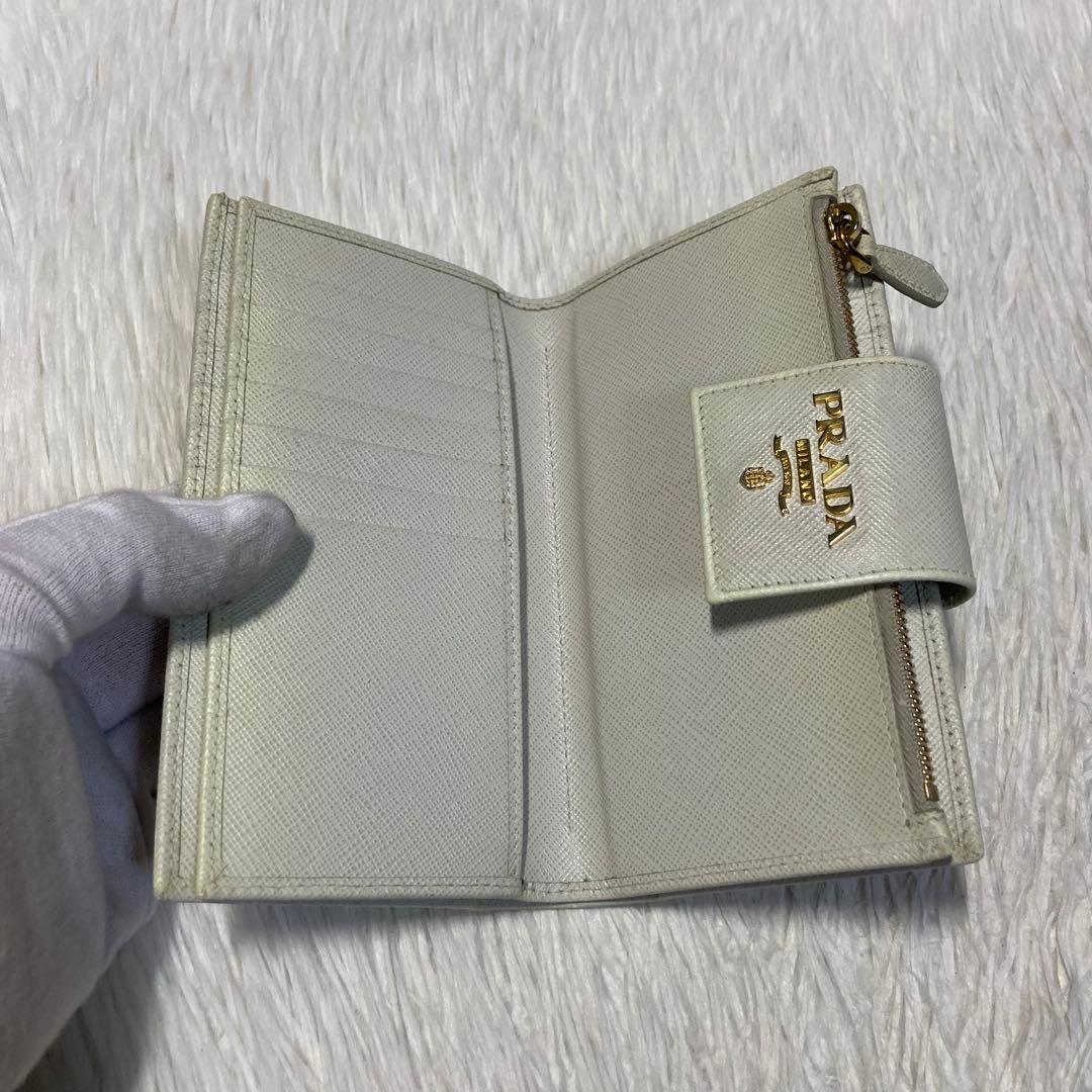 特別価格　PRADA プラダ　二つ折り　長財布　収納　カード入れ　ベルト　白