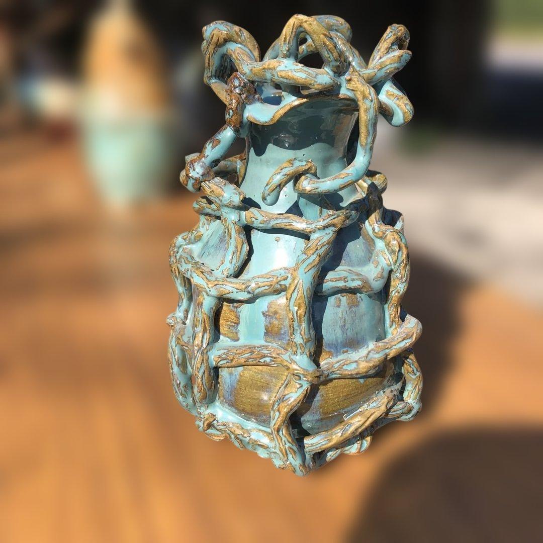 青と金のツル装飾陶器花瓶