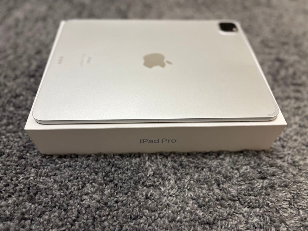 iPad Pro (11インチ) 第3世代 128GB ESRケース付き