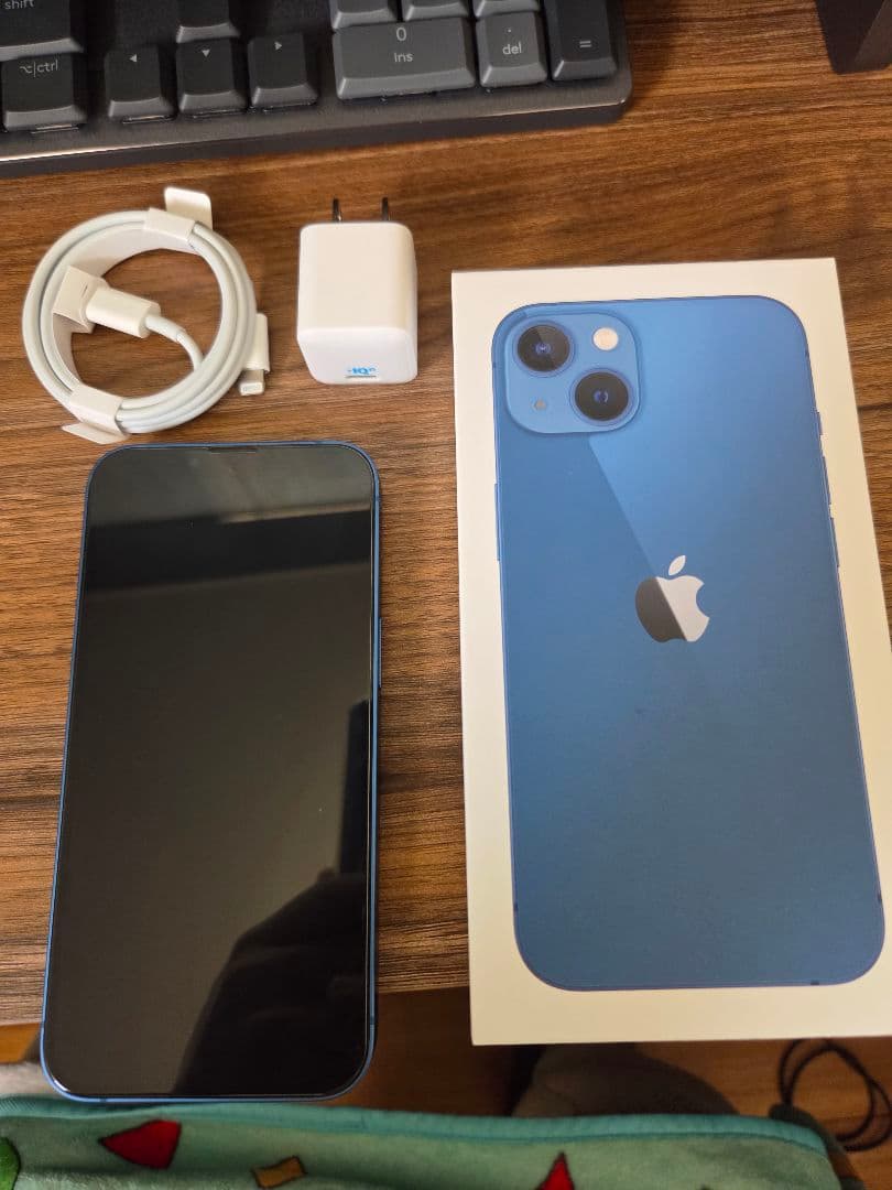 Apple iPhone 13 青色 本体 充電器付き