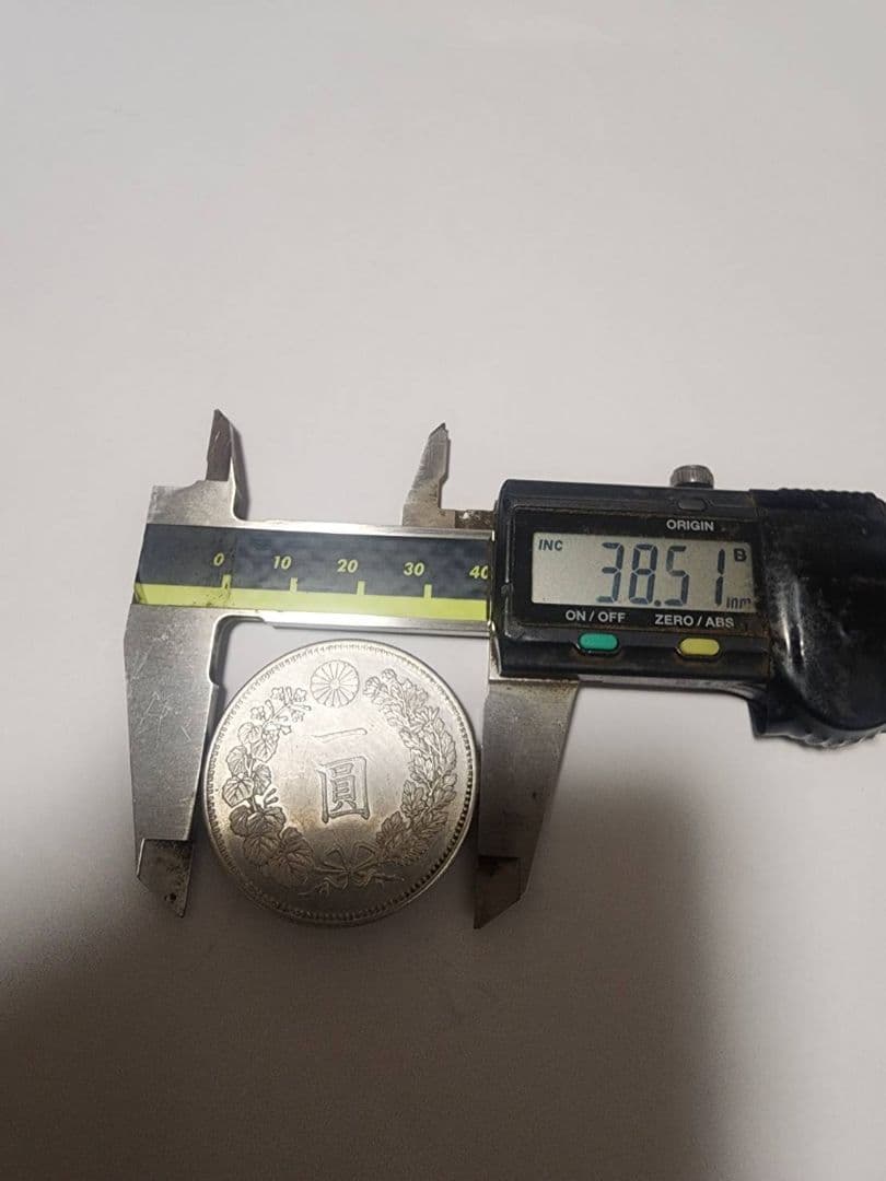一圓銀貨　明治18年 大型銀貨