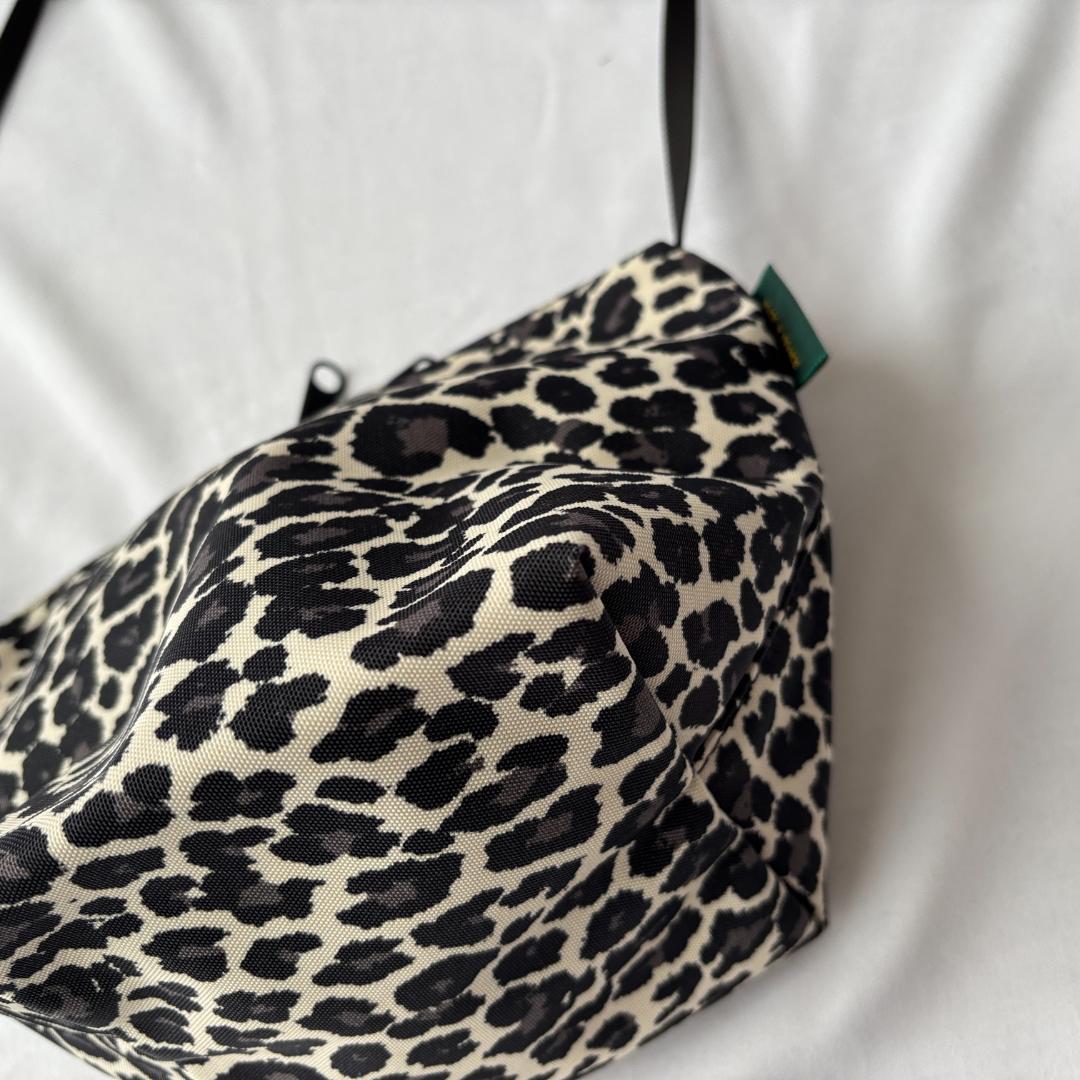 極美品 エルベシャプリエ ナイロン舟型 ショルダーバッグ パンサーブラン