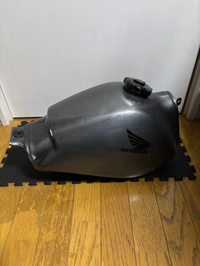 ホンダ　FTR223 タンク　鍵　キャップ　コック付き ガソリンタンク