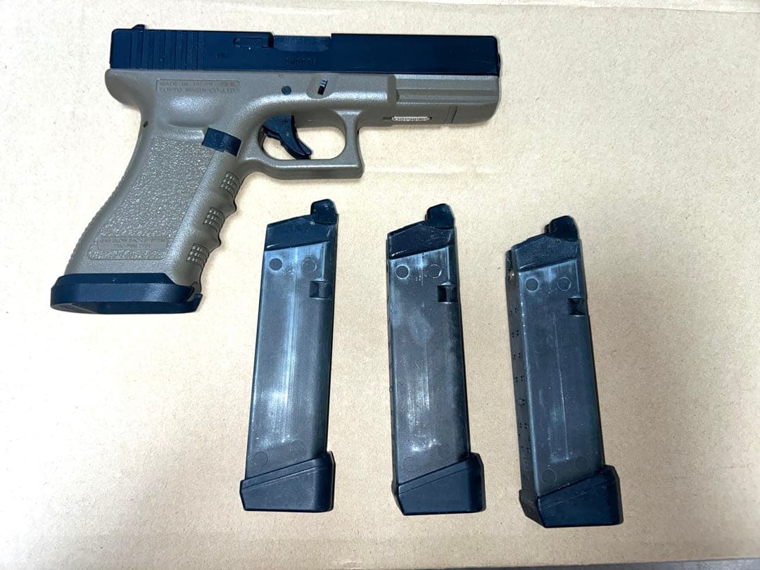 ガスガン　東京マルイ　G17カスタム　フラットダークアース　マガジン3本付き