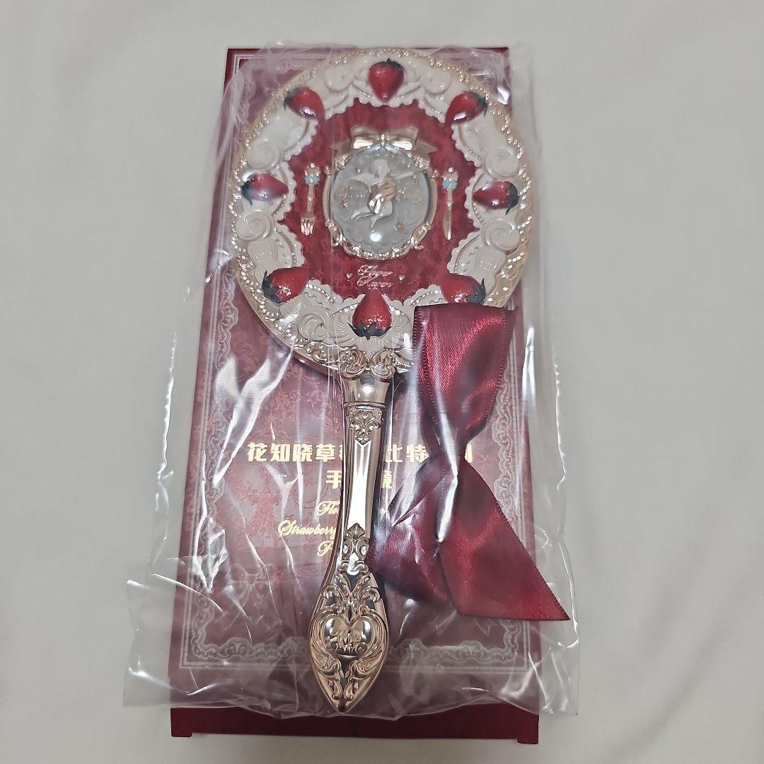 ストロベリーキューピッド リップ５点、鏡、チークとパフ、パウダーの９点