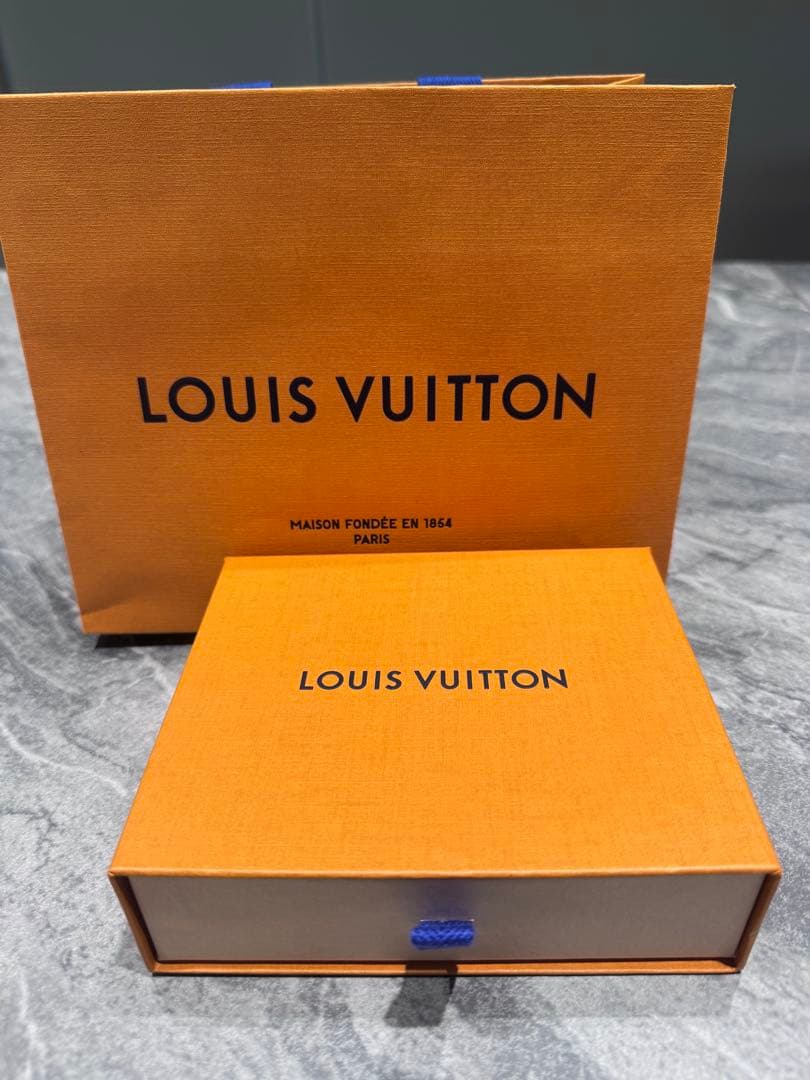 Louis Vuitton ポルトフォイユ　クレア　トゥルトレール　二つ折り財布