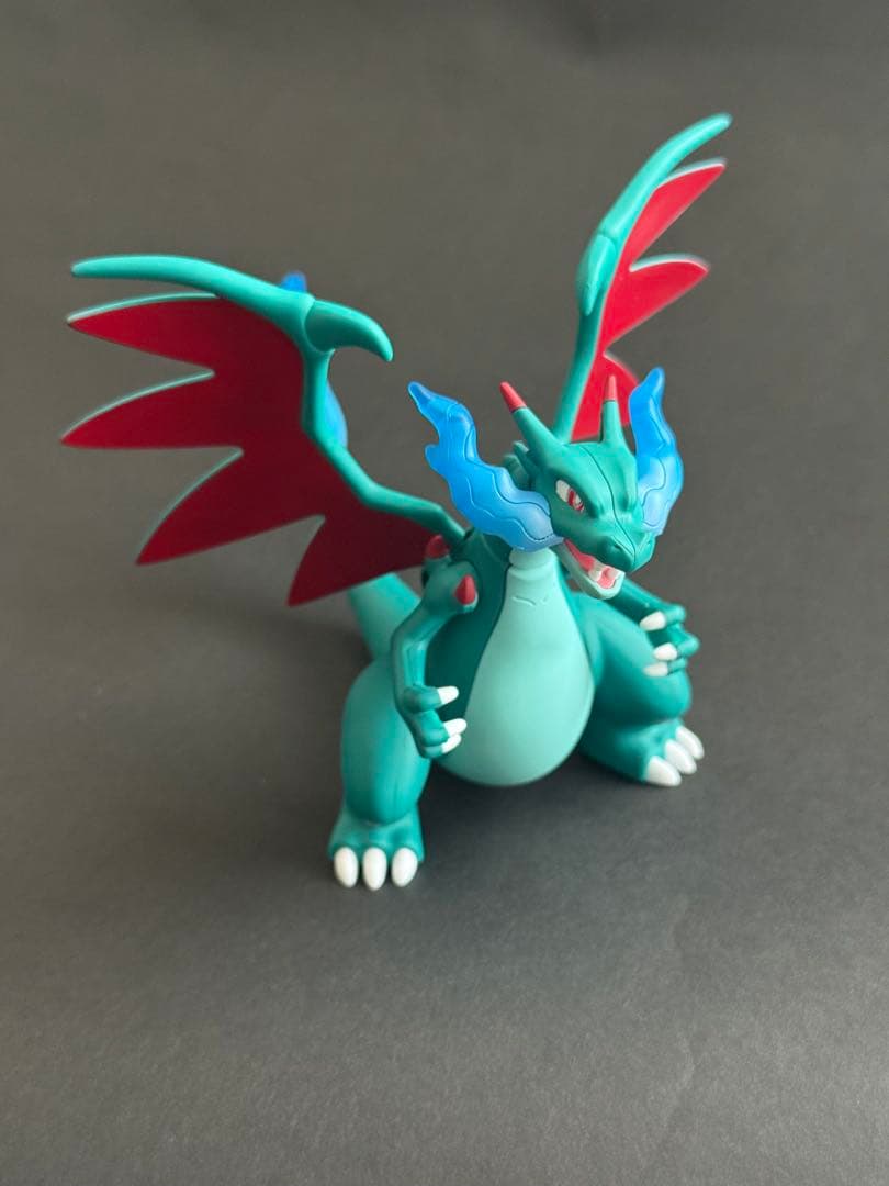 【ゆう様ご依頼】ポケプラ　メガリザードンX ブラックキュレム　色違い塗装済完成品