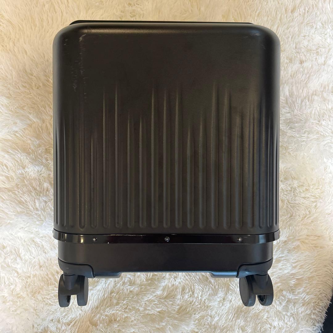 VELO 3段階可変式スーツケース 40〜72リットル　ブラック