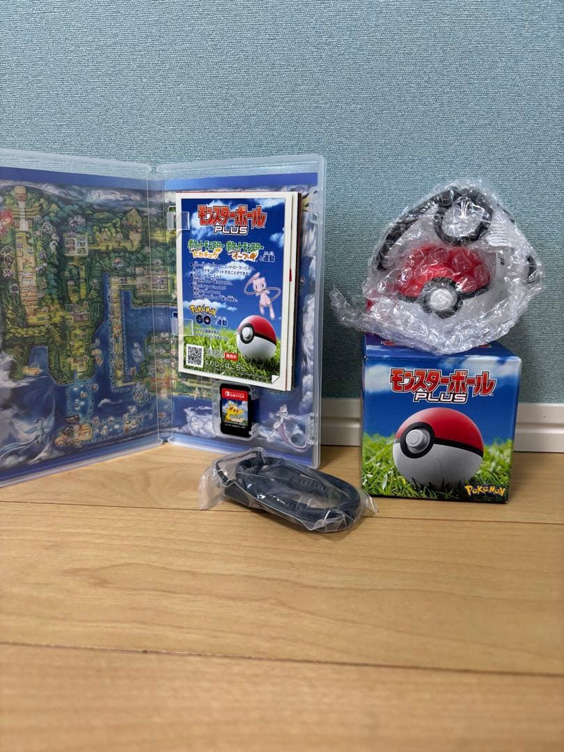 ほぼ未使用！let's goピカチュウ　モンスターボールplus