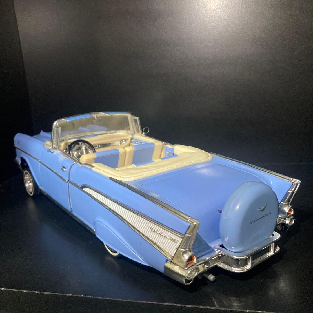 1957年シボレーベルエア　コンバーチブル　ローライダー　カスタム　1/18