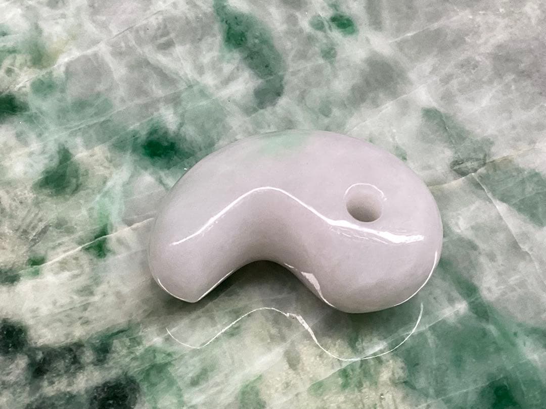 ✳premiumシリーズ一流の勾玉　コレクション レベルです‼️糸魚川翡翠　特別品