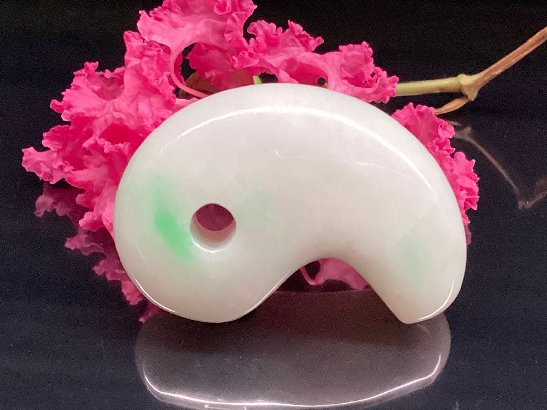 ✳premiumシリーズ一流の勾玉　コレクション レベルです‼️糸魚川翡翠　特別品