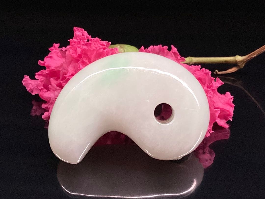 ✳premiumシリーズ一流の勾玉　コレクション レベルです‼️糸魚川翡翠　特別品