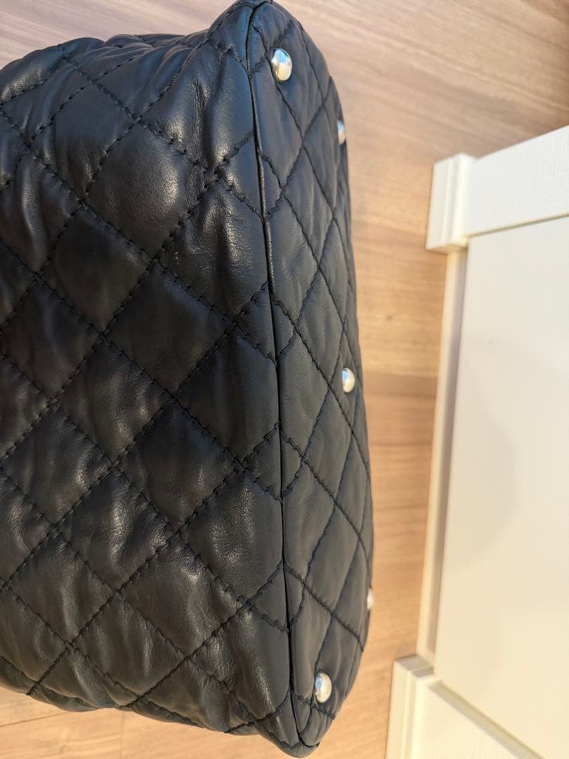 2日間のみ出品。激特価！CHANELシャネルカーフスキンチェーンショルダーバック