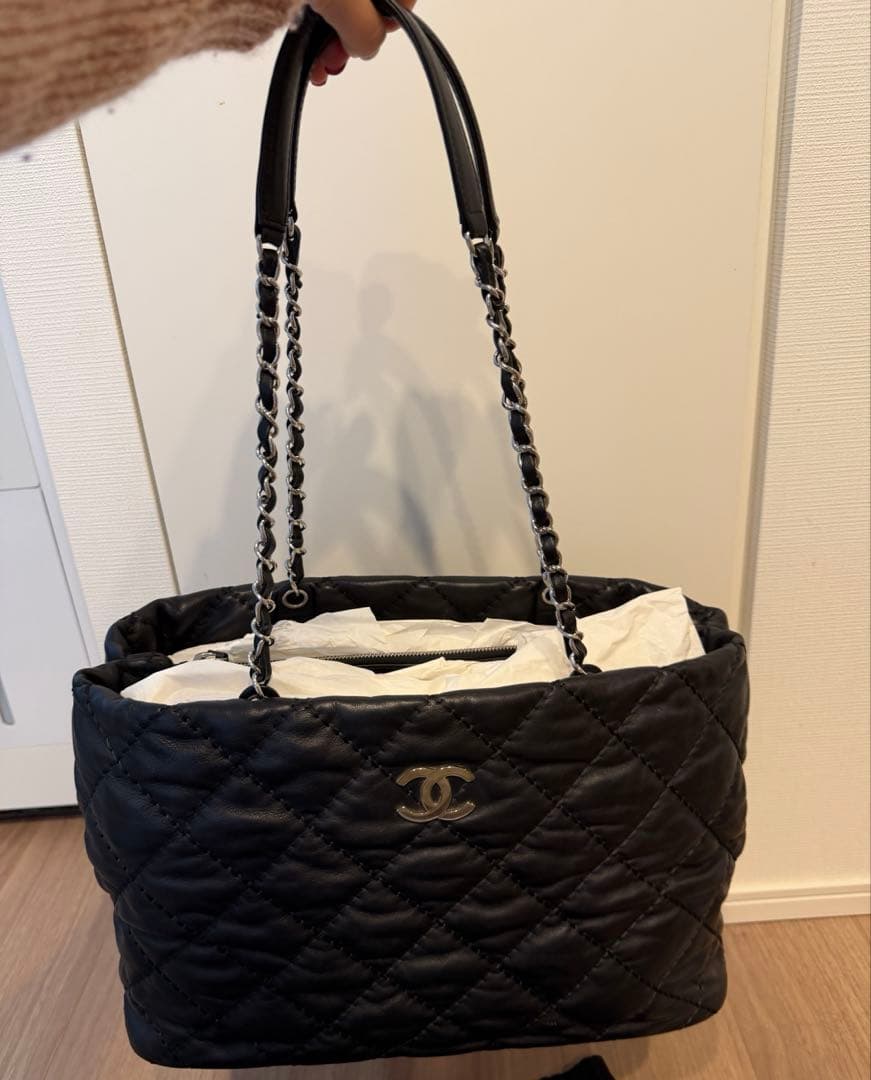 2日間のみ出品。激特価！CHANELシャネルカーフスキンチェーンショルダーバック