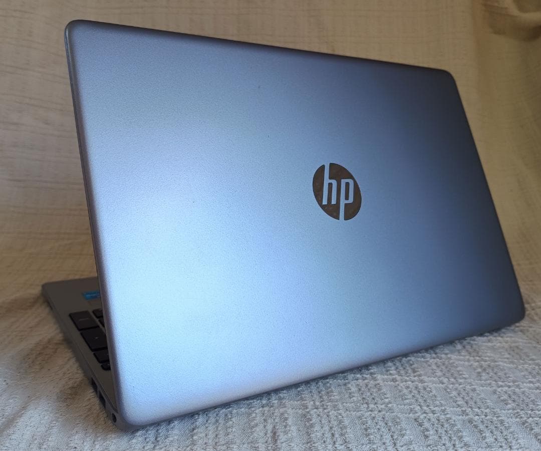 HP 250 G8 第11世代corei5搭載 ③