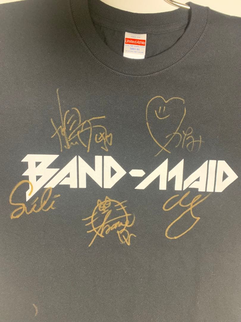 BAND-MAID メンバー全員直筆サイン入りTシャツ