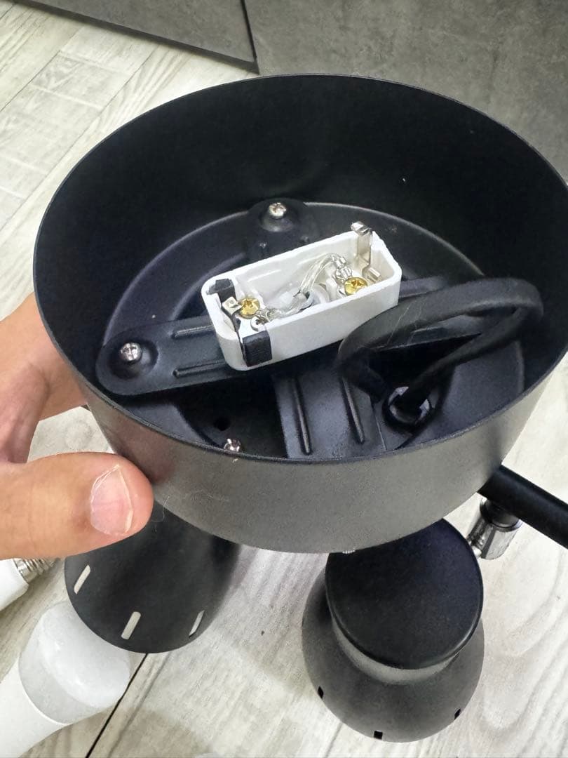 PHILIPS Hue スポットライト 4灯 RGB電球4個 Bridge付き