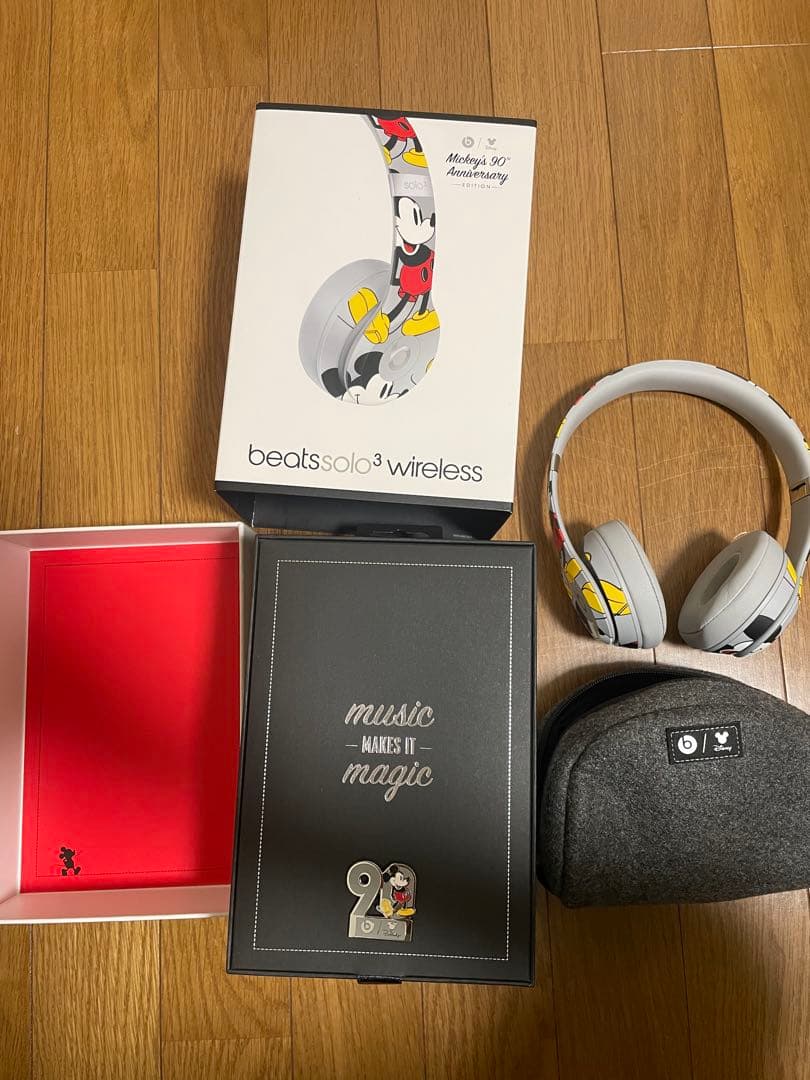 Beats Solo3 Wirelessミッキーマウス ヘッドホン