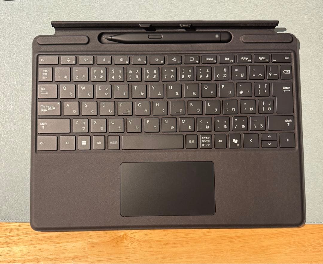 EP2-19225 ブラック Surface Pro 第11世代