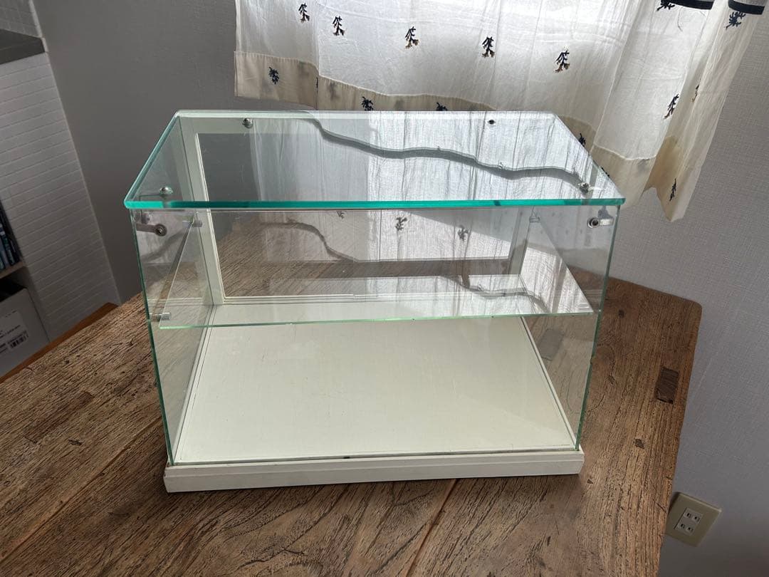 レトロ　台形ガラスショーケース