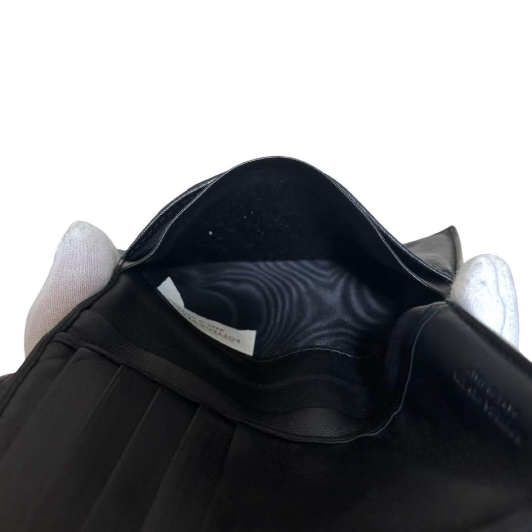 人気　ボッテガヴェネタ　折り財布　ブラック　イントレチャート　ラウンドファスナー