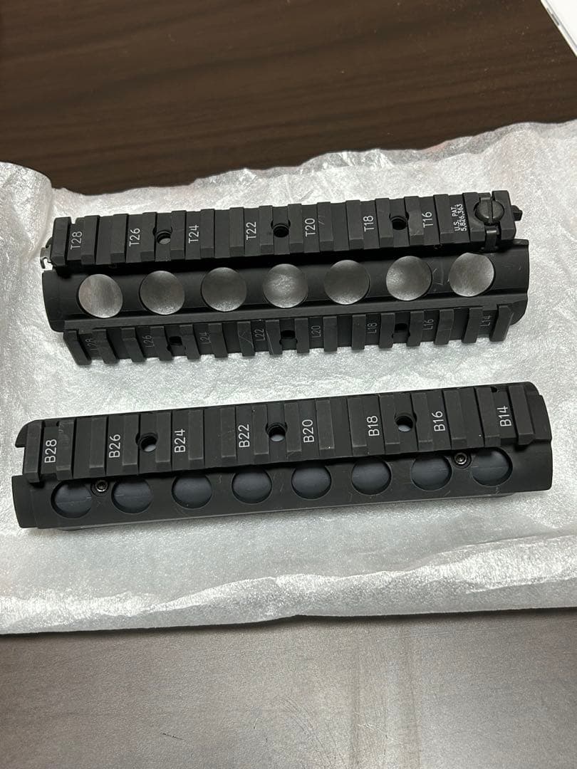 〈美品〉実物 Knight's Armament KAC ナイツ ハンドガード