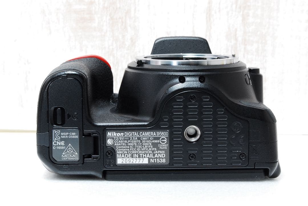 ❤️ ショット数僅か❤️Wi-Fi搭載機❤️ダブルレンズ❤️ Nikon D5600