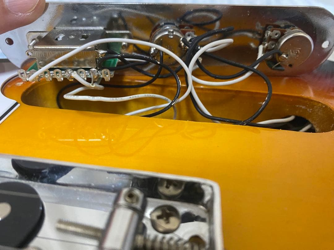 テレキャスター サンバースト　バインディング加工