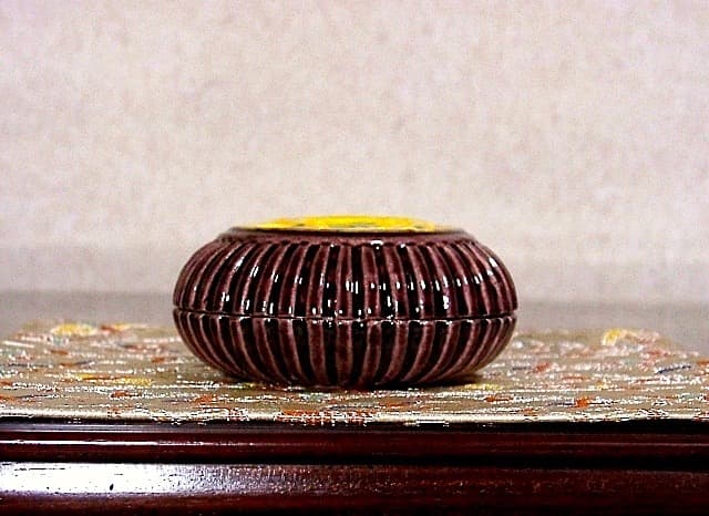 九谷焼　中村梅山作　交趾　鹿香合　無傷　保護箱　保証。