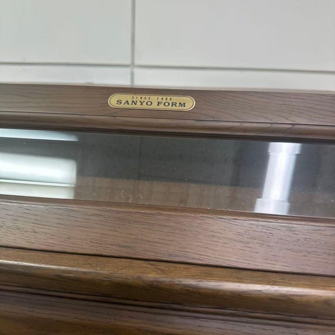 旭川 三陽家具工業 ガラスキャビネット 飾り棚 照明付き　訳あり