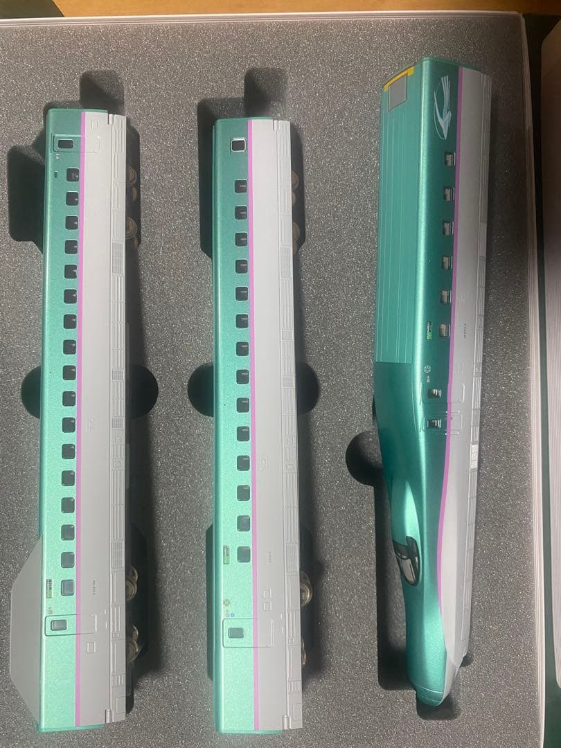 全車純正室内灯付き！　KATO E5系新幹線 はやぶさ 10両セット