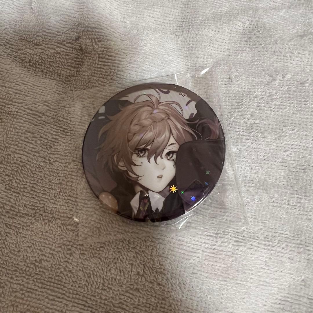 シアン　缶バッジ　幼少期