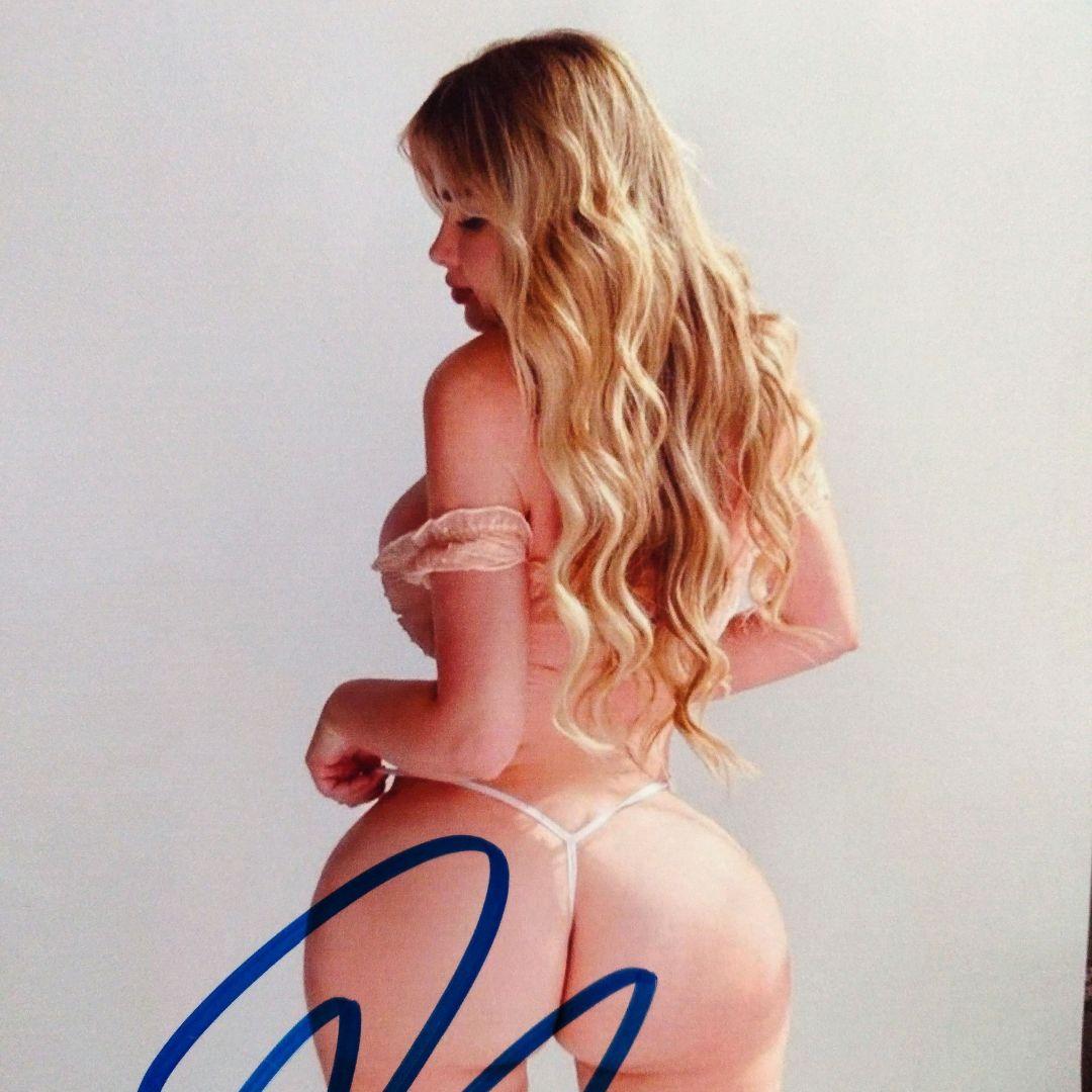 セール中…アナスタシア・クビトコ直筆サイン2Lサイズ写真…