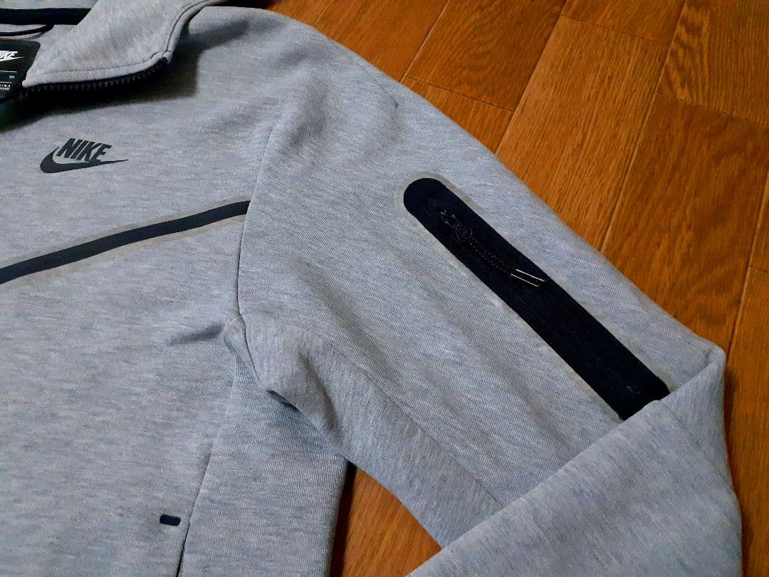 NIKE　テックフリースパーカー　グレー　S　国内正規品
