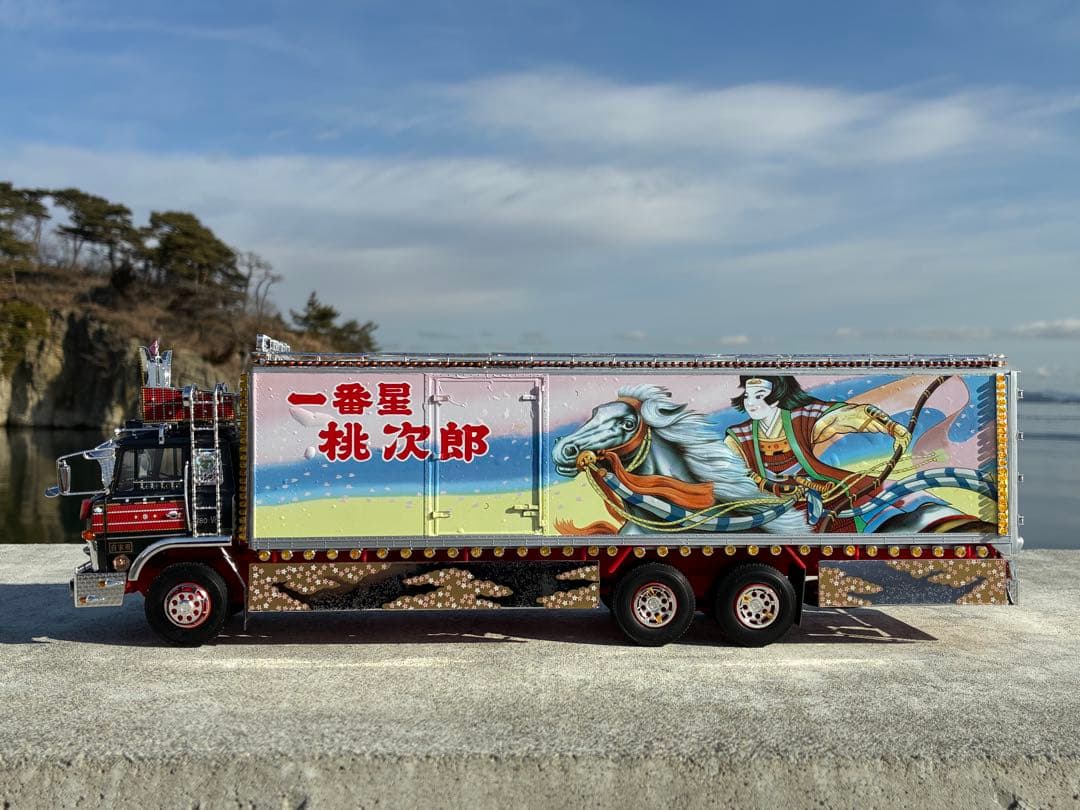 トラック野郎一番星男一匹桃次郎デコトラプラモデル