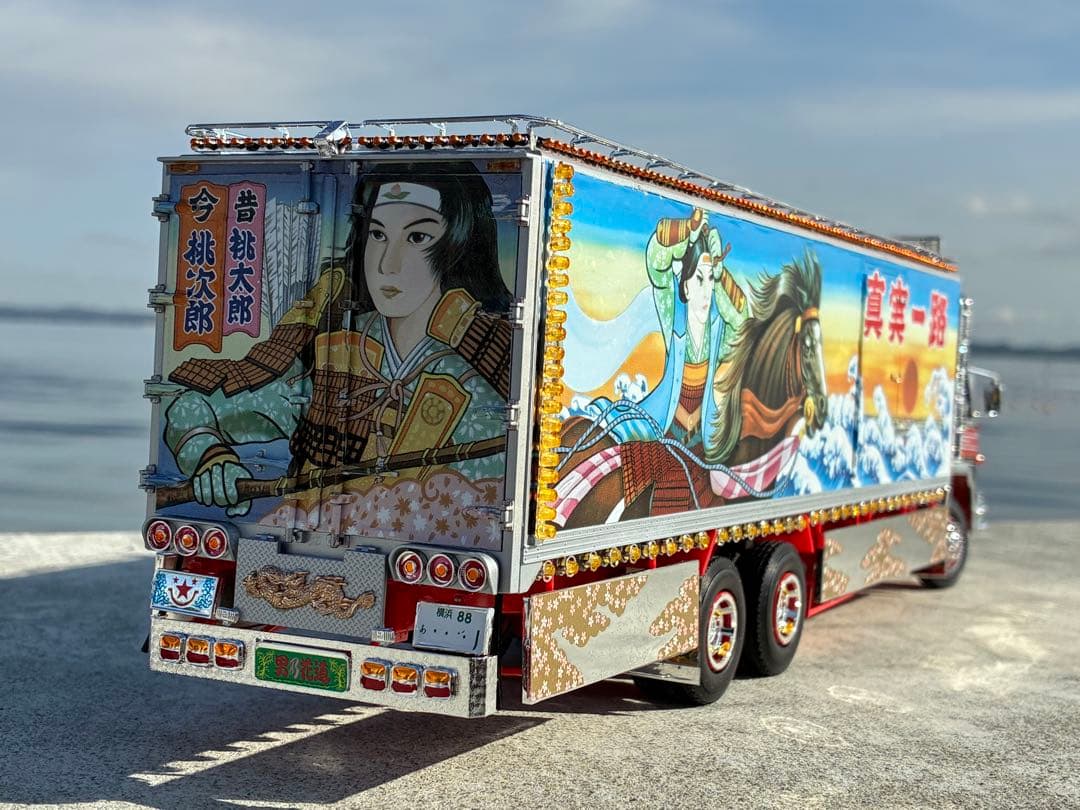 トラック野郎一番星男一匹桃次郎デコトラプラモデル