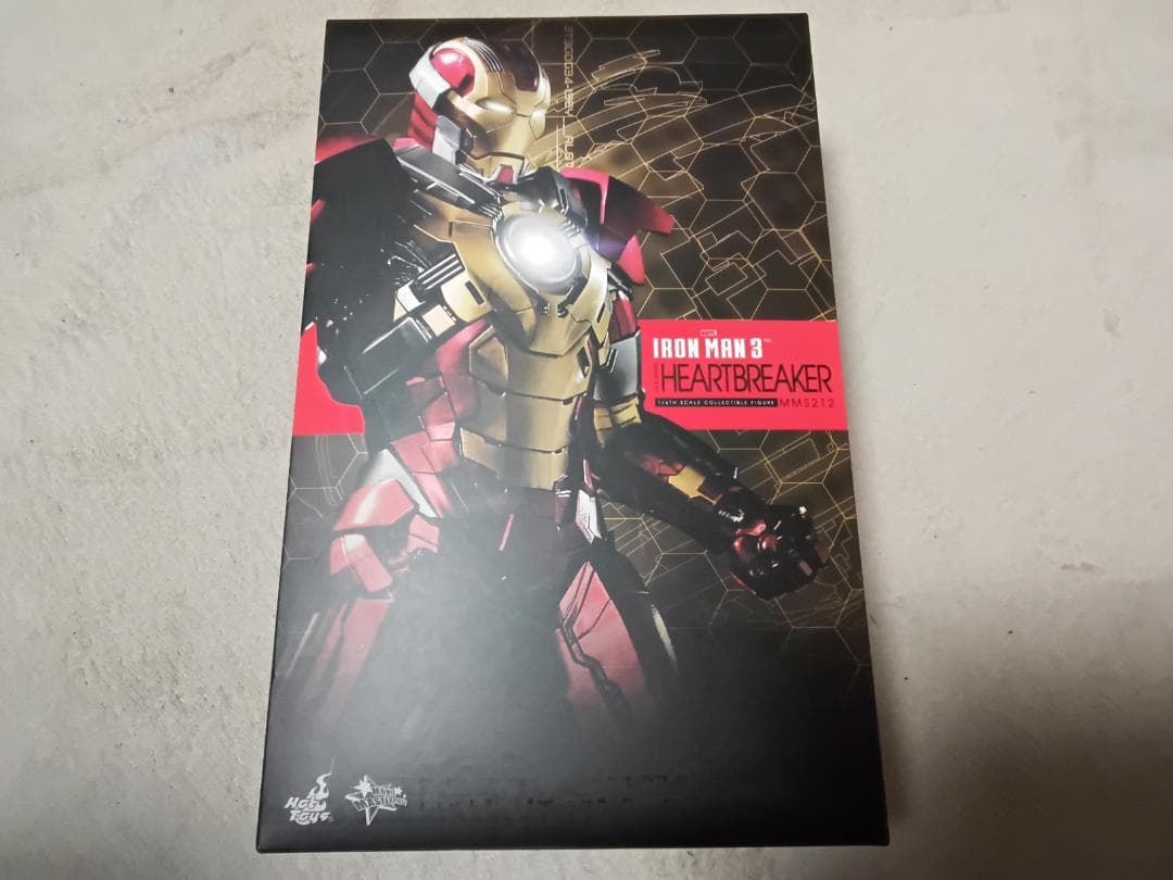 a*o様 ホットトイズ アイアンマン マーク17 ハートブレイカー