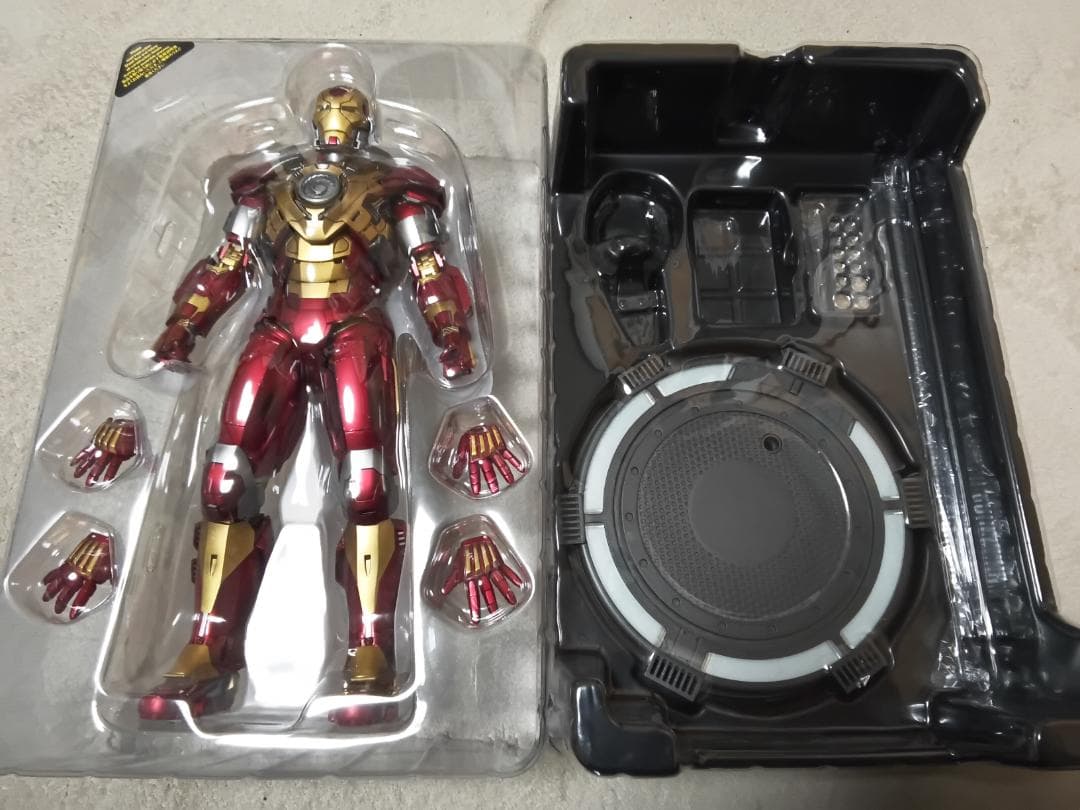 a*o様 ホットトイズ アイアンマン マーク17 ハートブレイカー