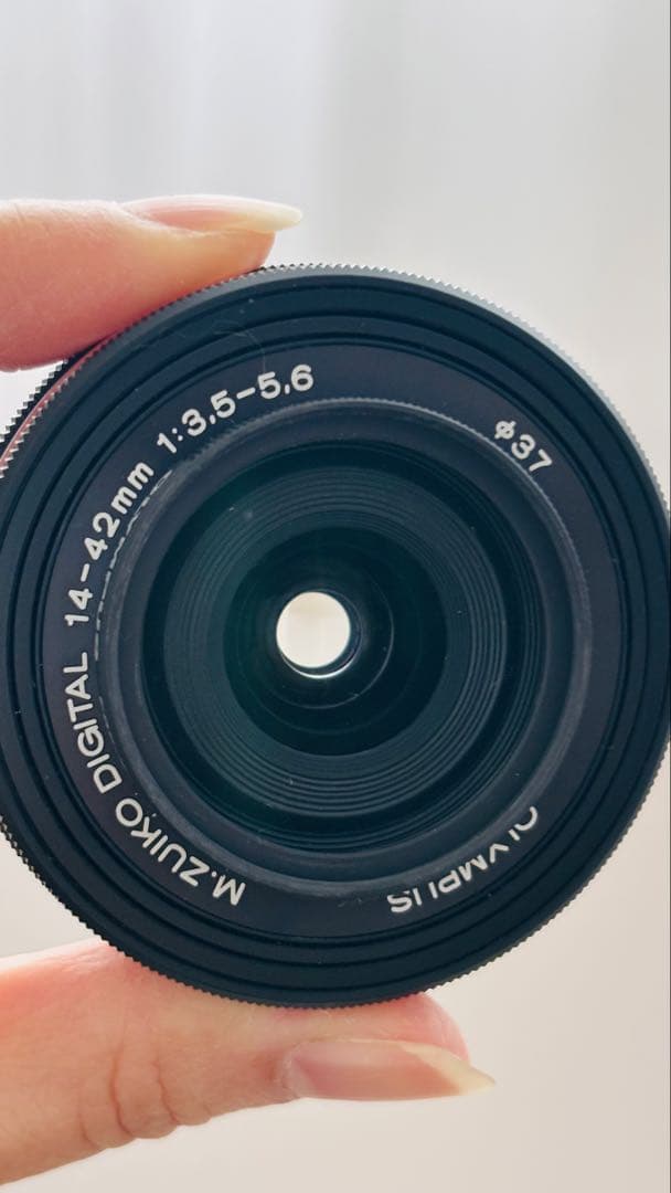 OLYMPUS OM-D E-M10 本体　レンズ付き