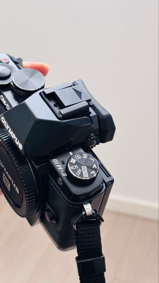 OLYMPUS OM-D E-M10 本体　レンズ付き