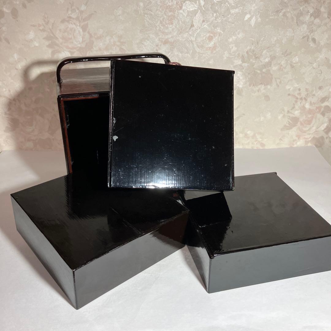 骨董紅溜塗り手提げ付き三段菓子箪笥