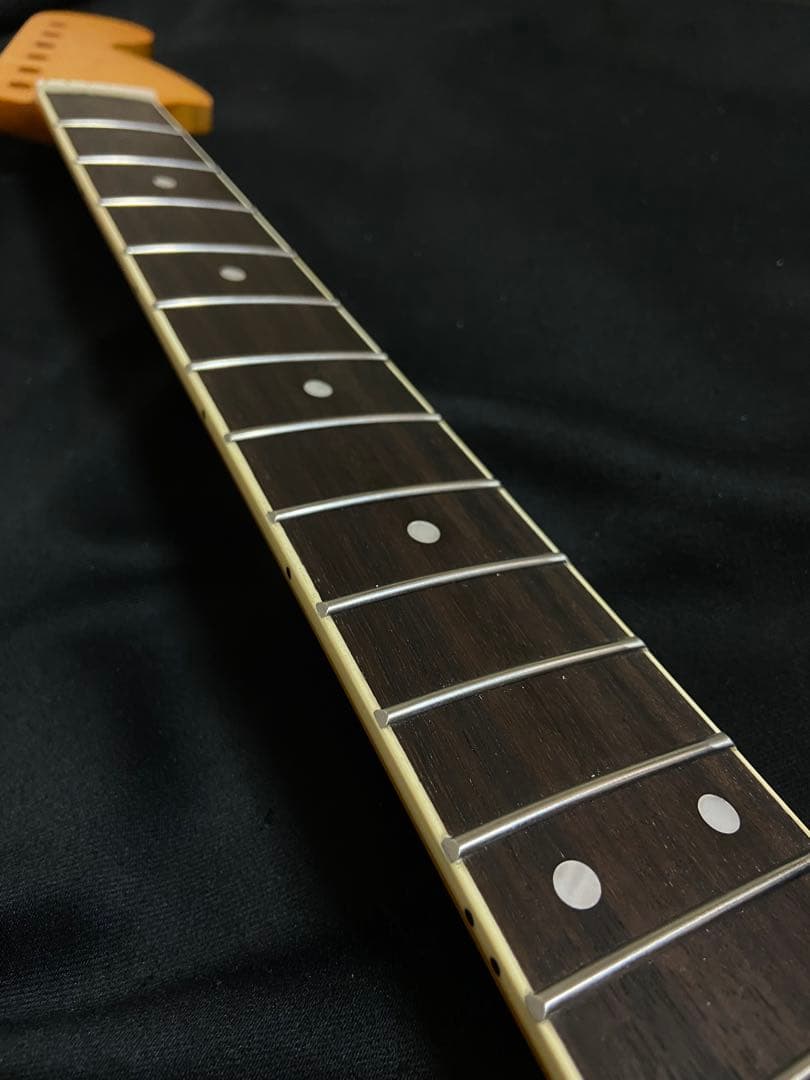 ストラトキャスターラージヘッドNo1バインディング　ローズネック