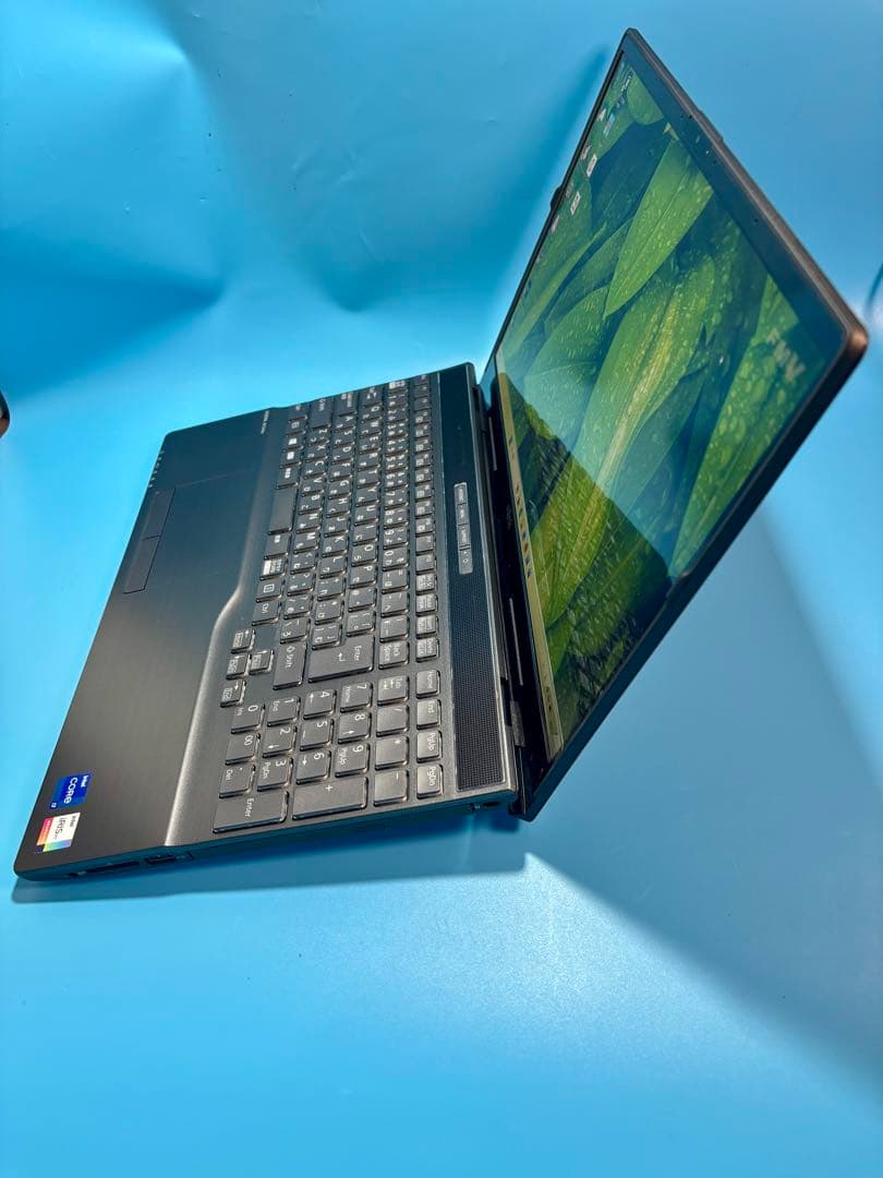 富士通 LIFEBOOK AH77/E3 i7 1165G7 2TB 32GB