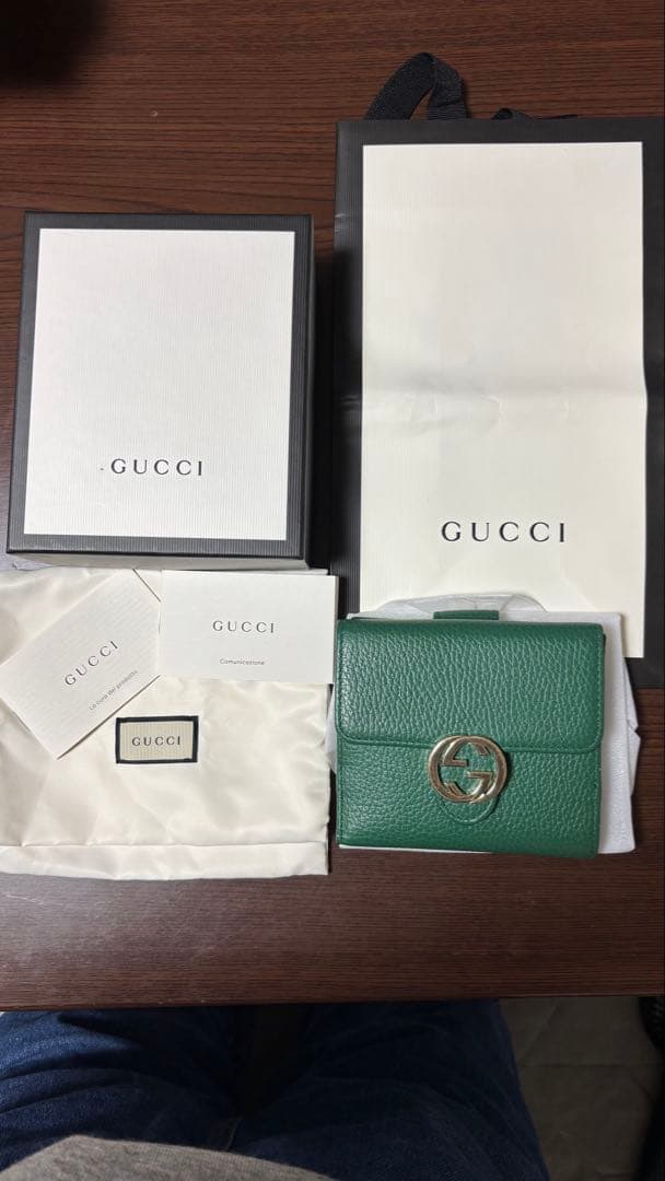 GUCCI グリーンレザー 二つ折り財布
