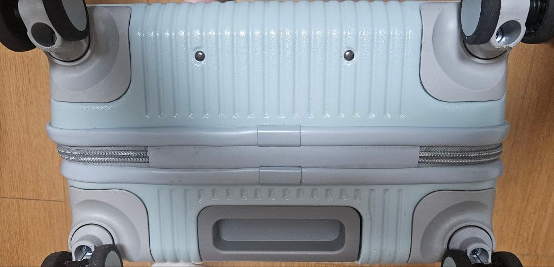 イノベーター スーツケース 33L ペールブルー