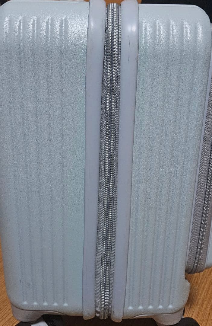 イノベーター スーツケース 33L ペールブルー