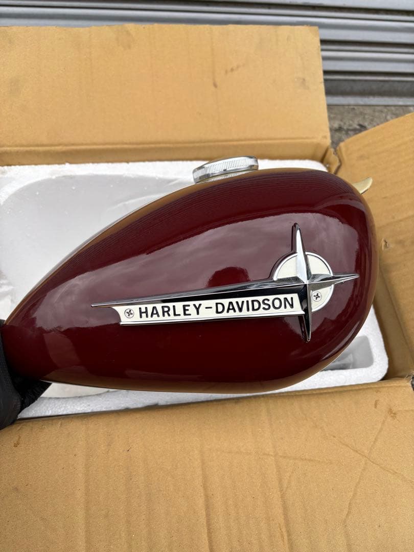 HARLEY-DAVIDSON タンク　バイク